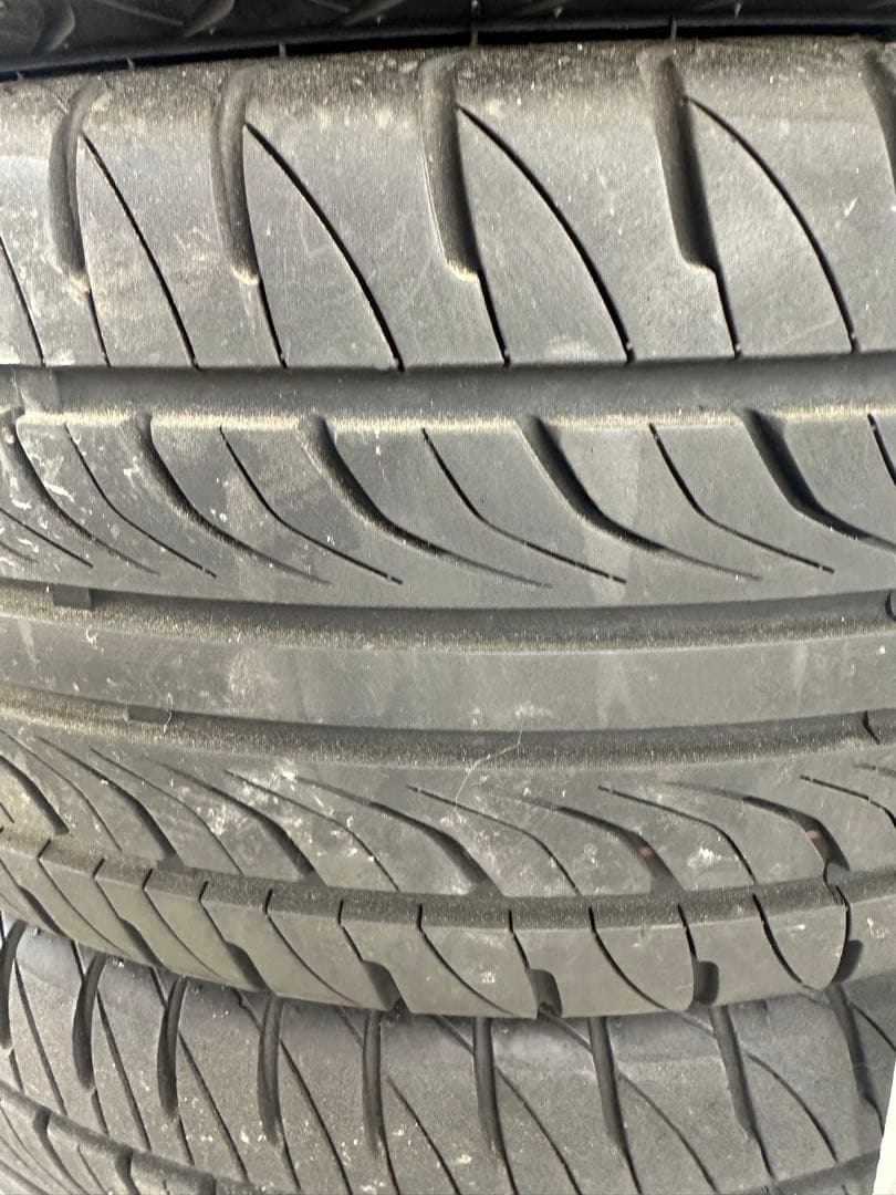 送料無料　215/55R17 ハイエースから取外
