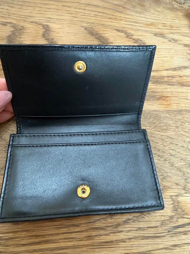 【PRADA】プラダ カードケース 名刺入れ ブラック ゴールドロゴ 正規品