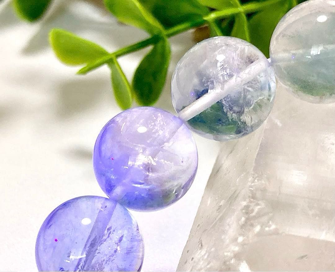 究極品質　異世界に煌めく幻想郷　虹を纏いしバイカラーフローライトの大珠ブレス