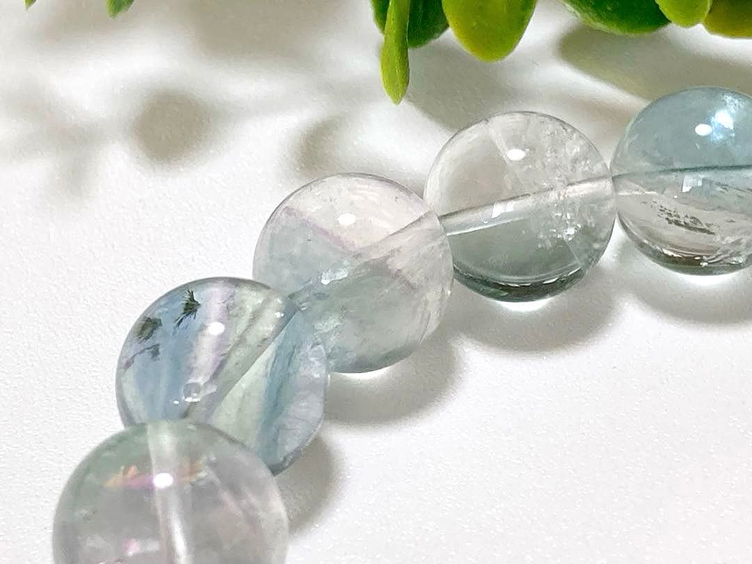 究極品質　異世界に煌めく幻想郷　虹を纏いしバイカラーフローライトの大珠ブレス
