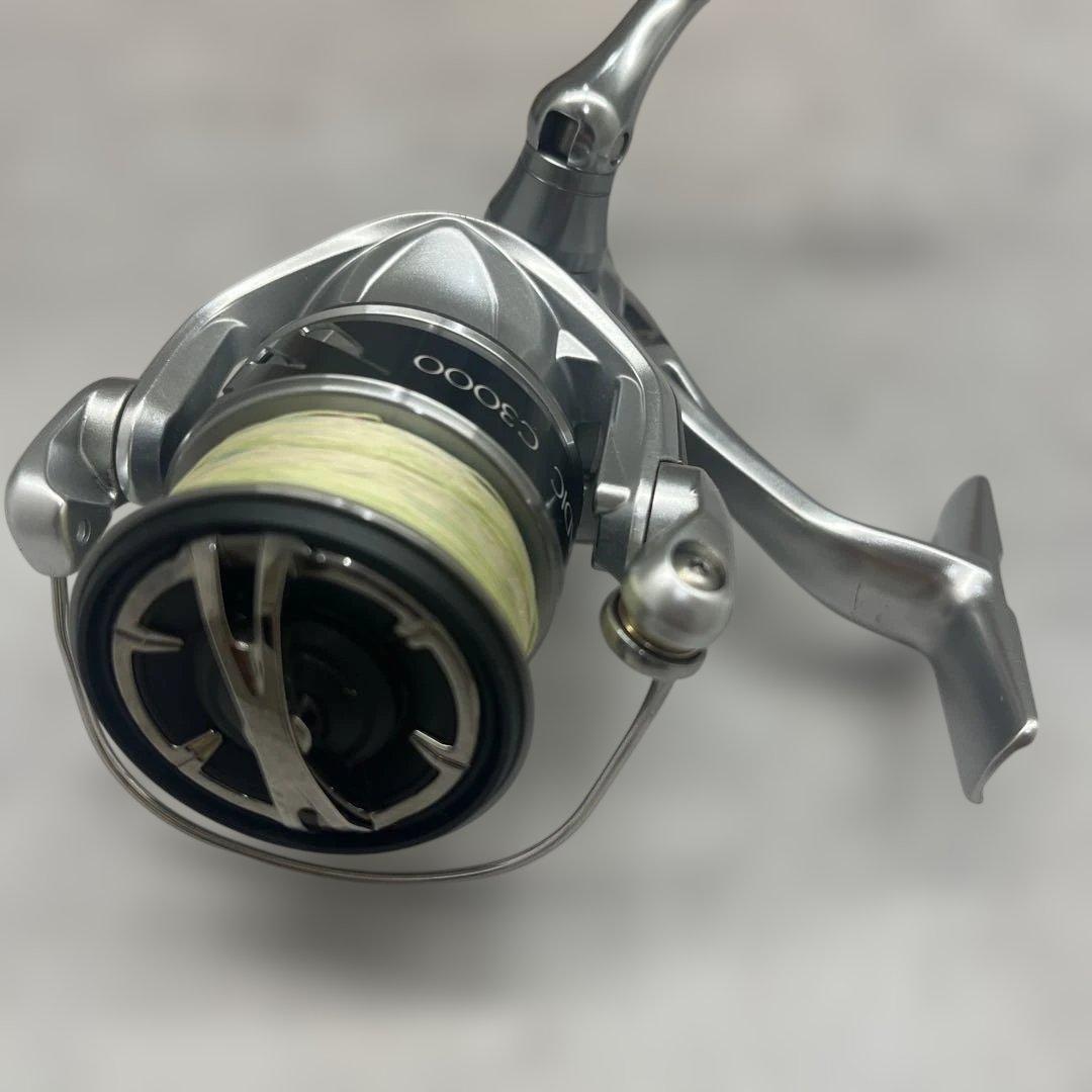 SHIMANO STRADIC C3000 スピニングリール右ハンドル