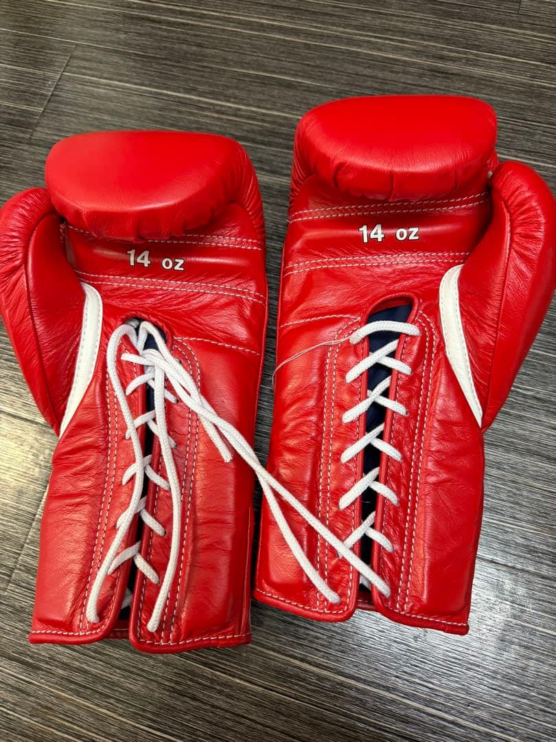 Winning ボクシンググローブ 14 oz 赤