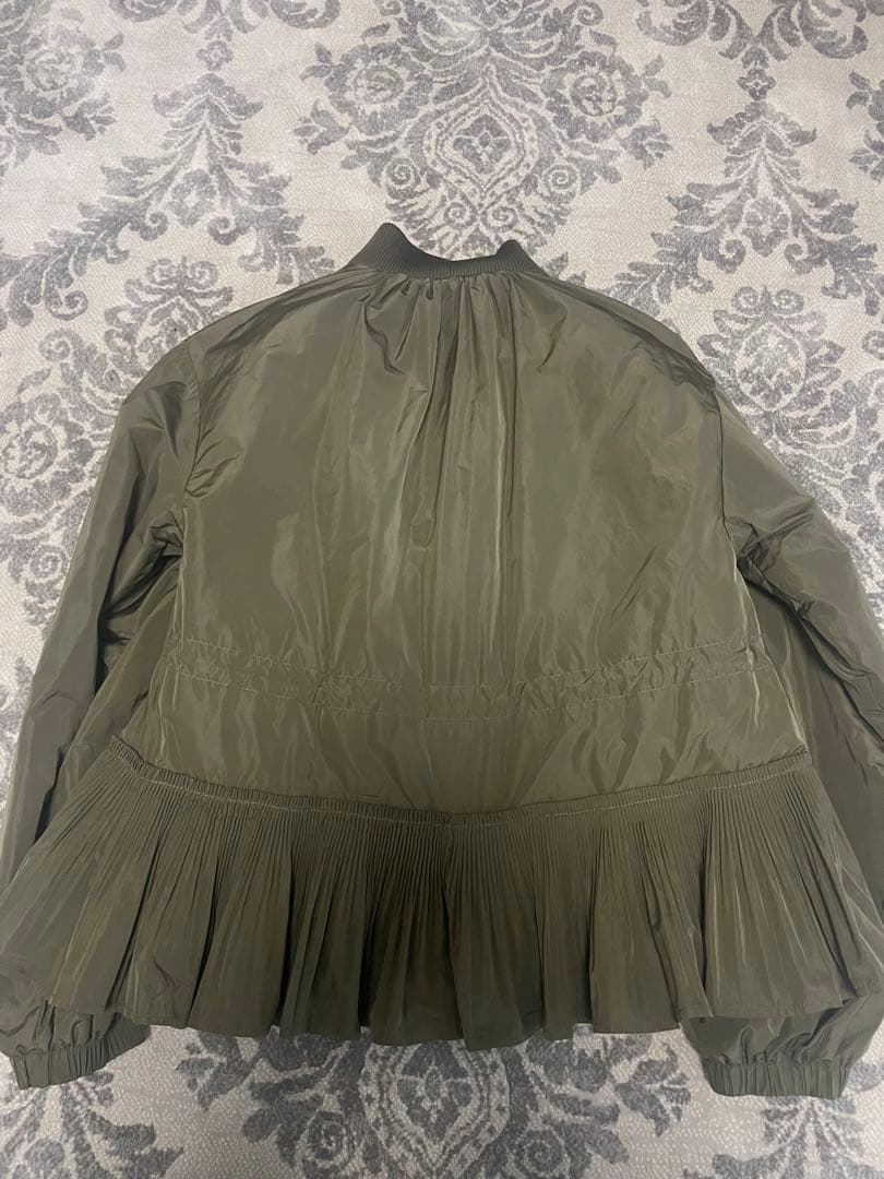 ☆Jayiii☆！美品☆正規品☆モンクレール ☆MIRAC☆カーキ色☆
