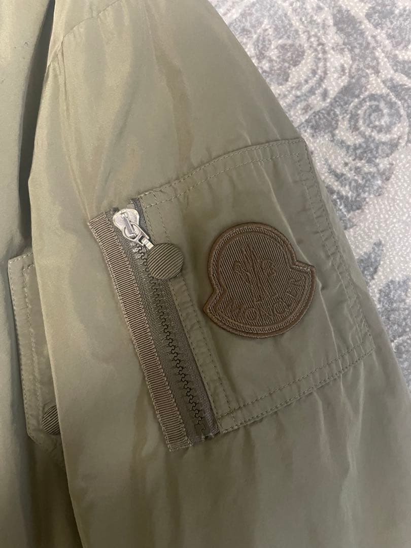 ☆Jayiii☆！美品☆正規品☆モンクレール ☆MIRAC☆カーキ色☆