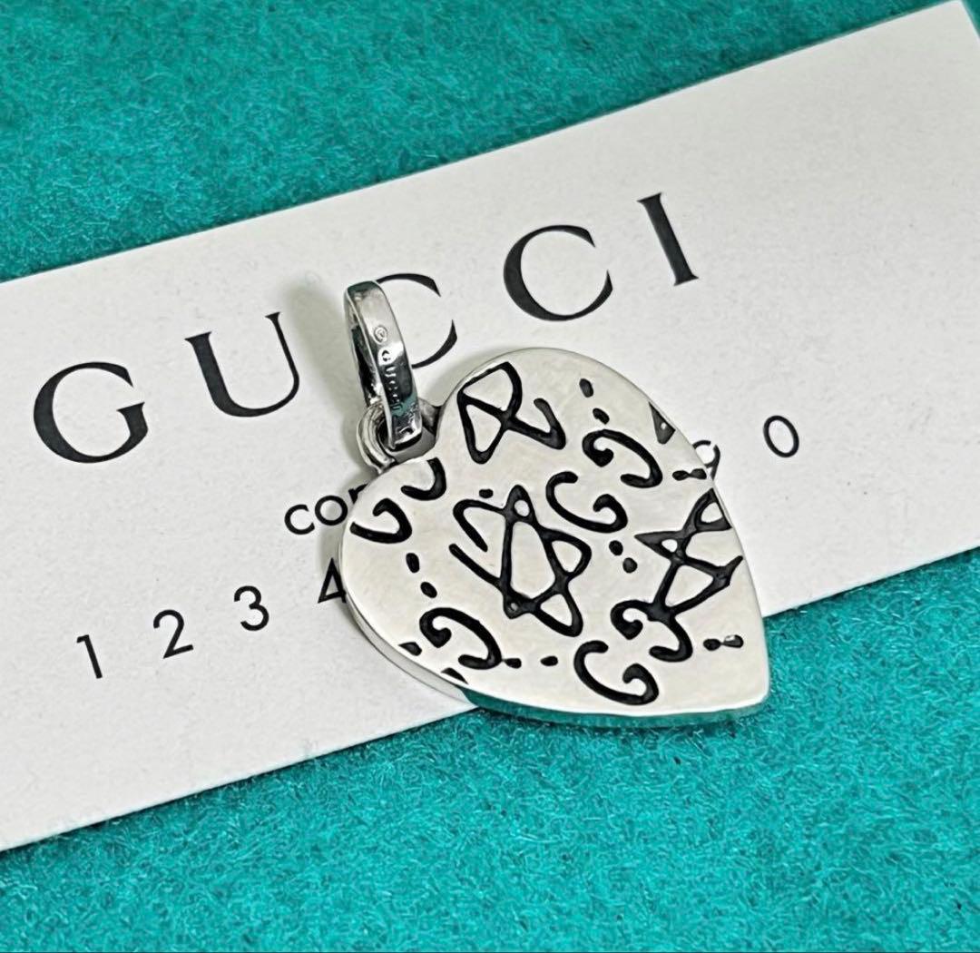 美品　GUCCI ゴーストハートプレートペンダント