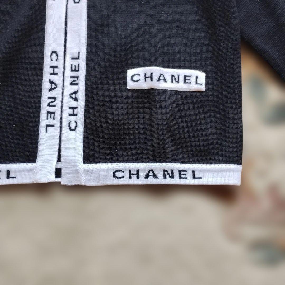 r*u様 ヴィンテージ　CHANEL ロゴ入り ブラックカーディガン
