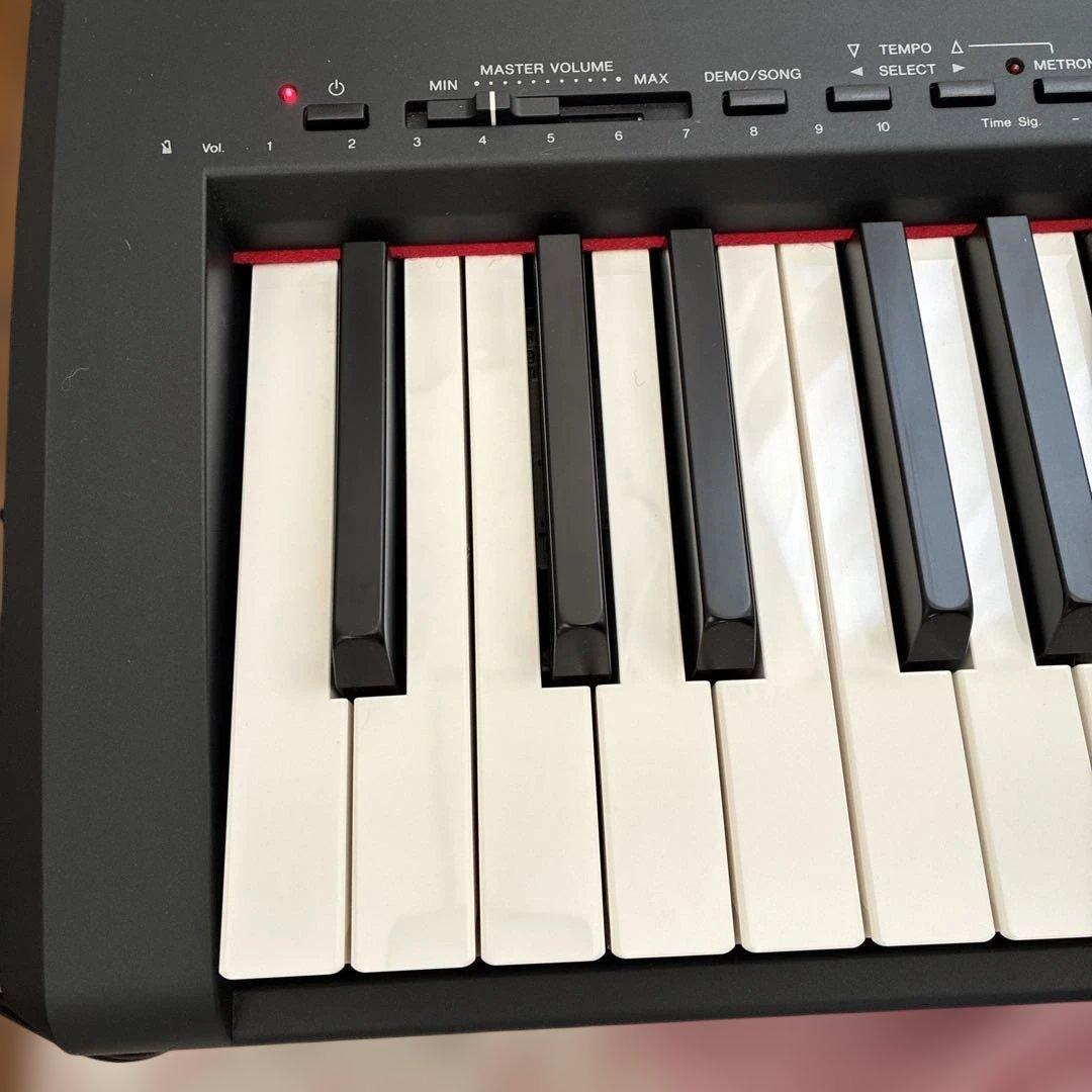 YAMAHA 電子ピアノ P-95B、2011年製、譜面台、アダプタ、簡易ペダル