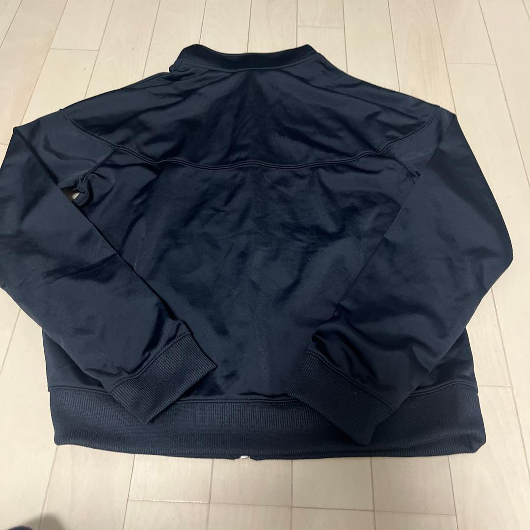 新品未着用　ナイキ　ジャージM