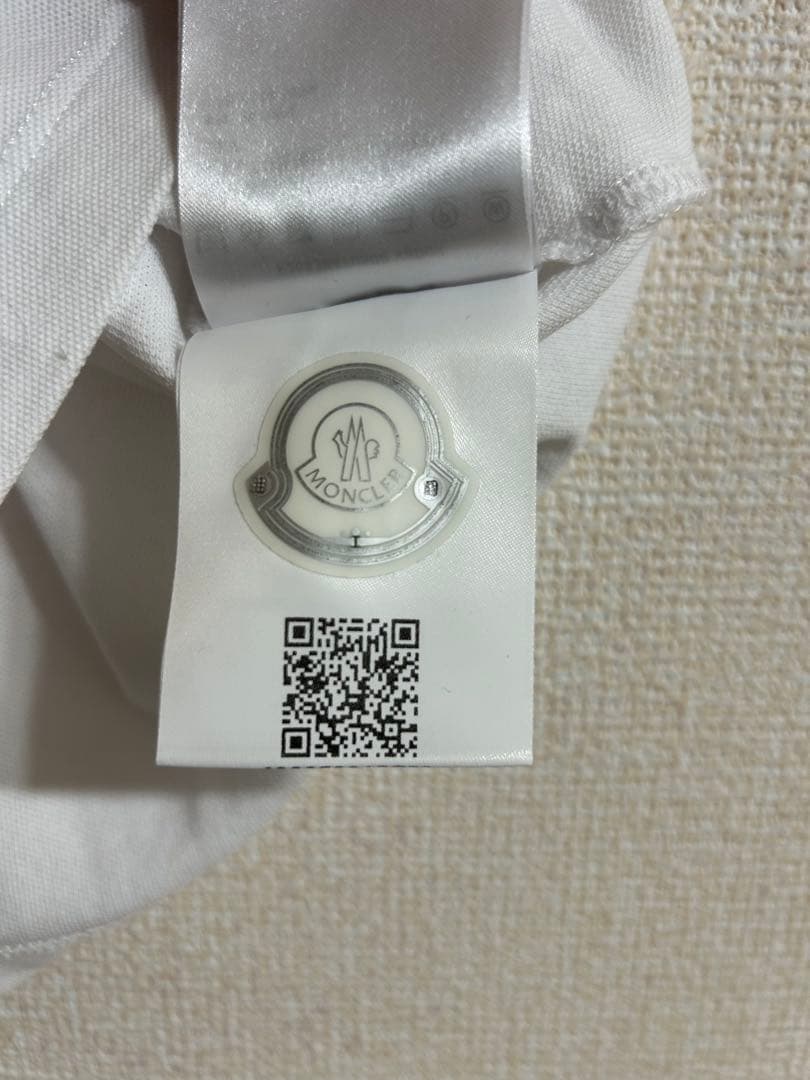 【極美品希少】 MONCLER モンクレール 白 ポロシャツ 刺繍ロゴ