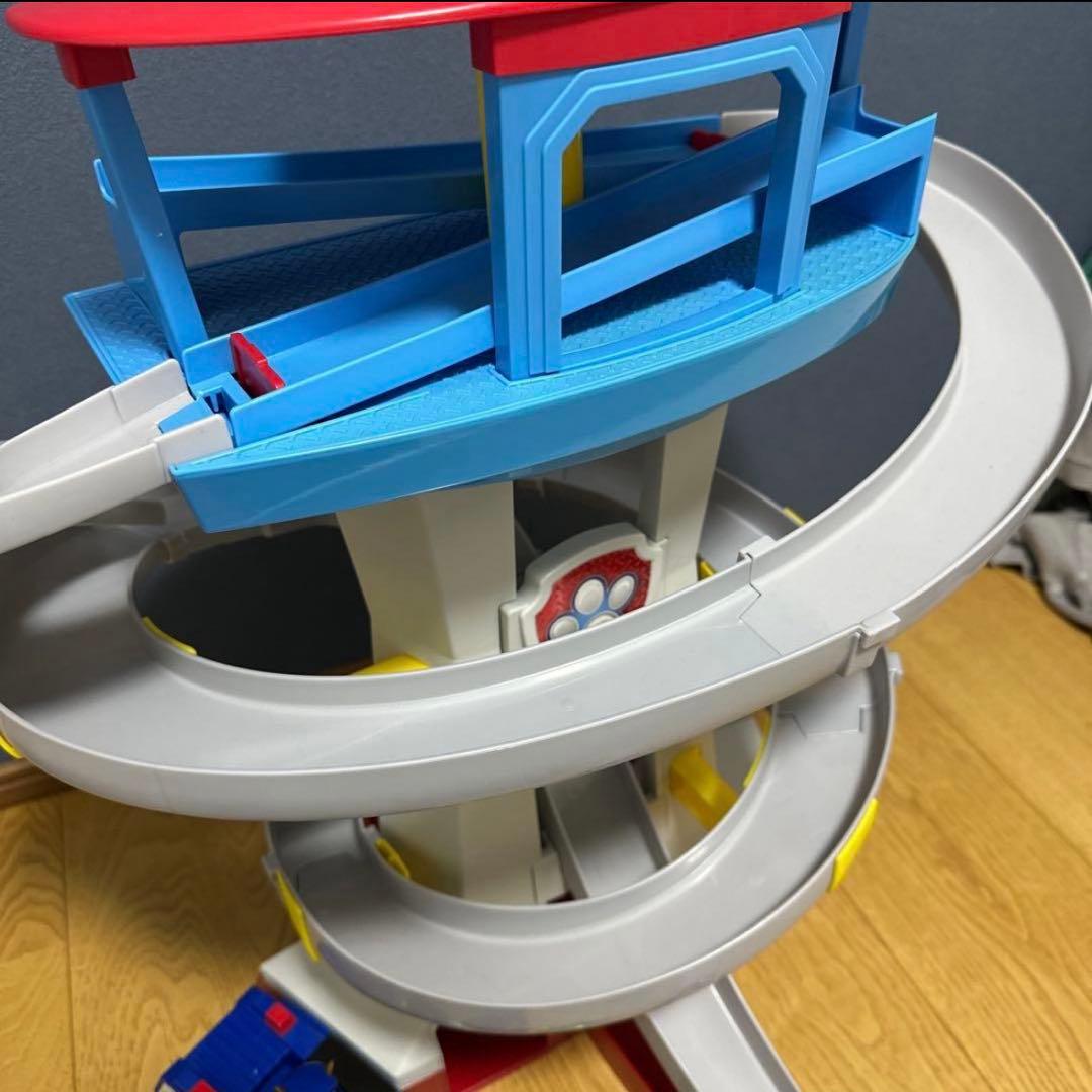 49.タカラトミー　パウパトロール　パウっと出動！DXパウテーション　9台付