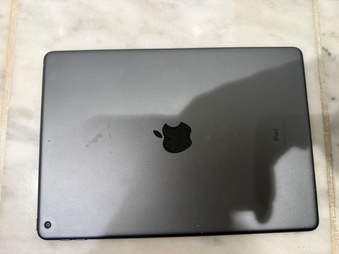 iPad 第七世代　128GB 本体のみ