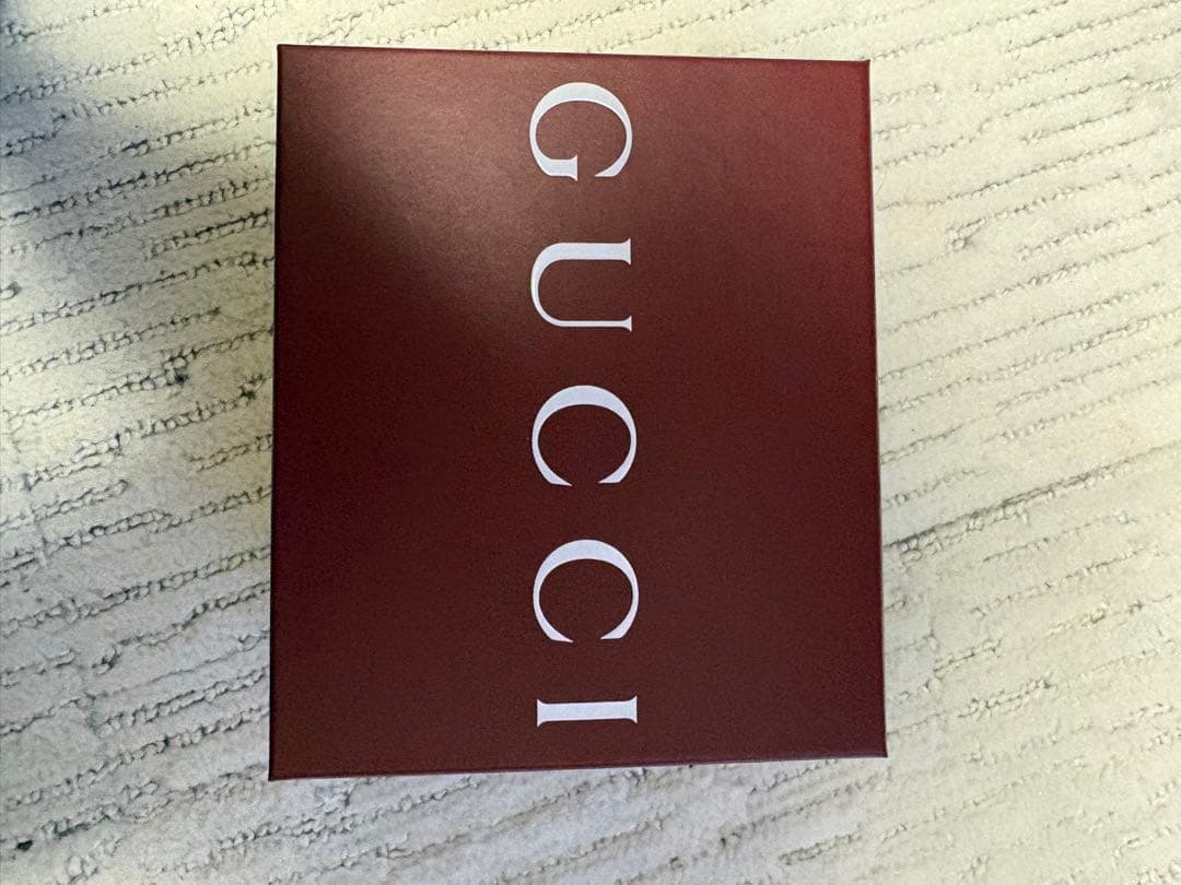 グッチ　GUCCI 二つ折り財布 ブラック ベージュ