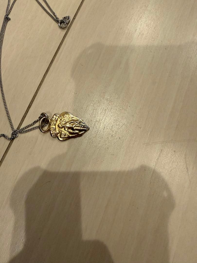アクセサリー old gucci Crest Charm
