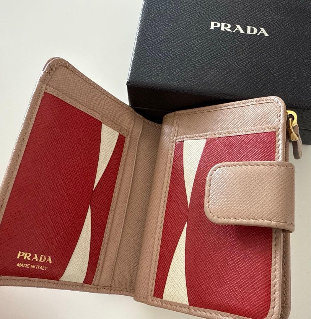 PRADA サフィアーノ二つ折り財布　人気のバイカラー　ベージュ