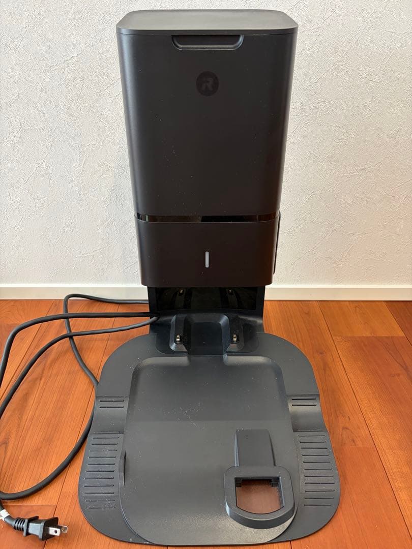 iRobot Roomba i7+ 本体 自動ゴミ収集機能付き　バッグ4枚つき