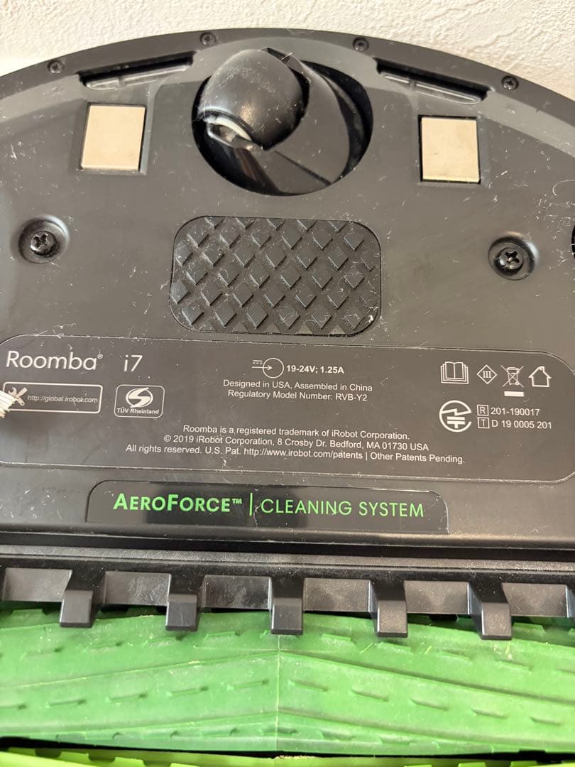 iRobot Roomba i7+ 本体 自動ゴミ収集機能付き　バッグ4枚つき