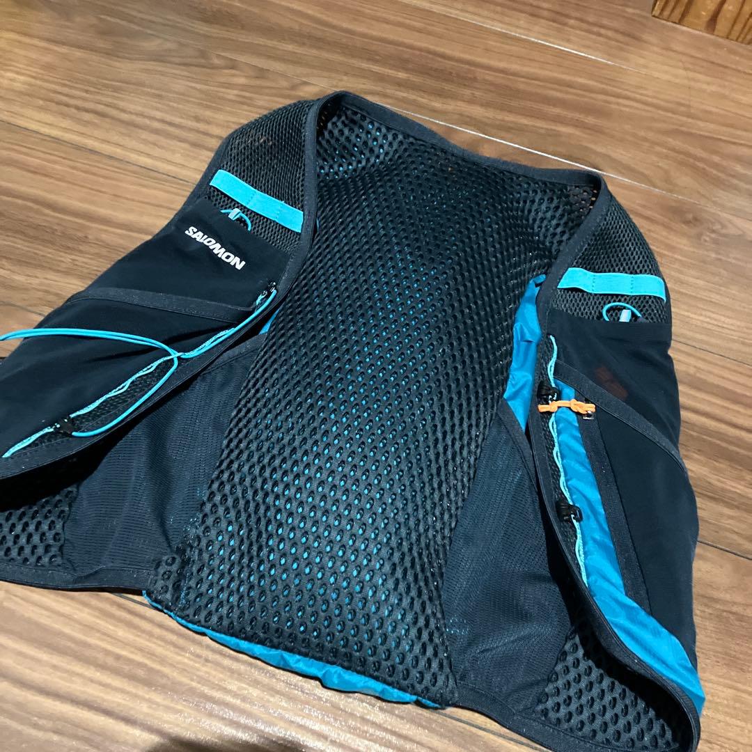 Salomon active skin 8L Sサイズ