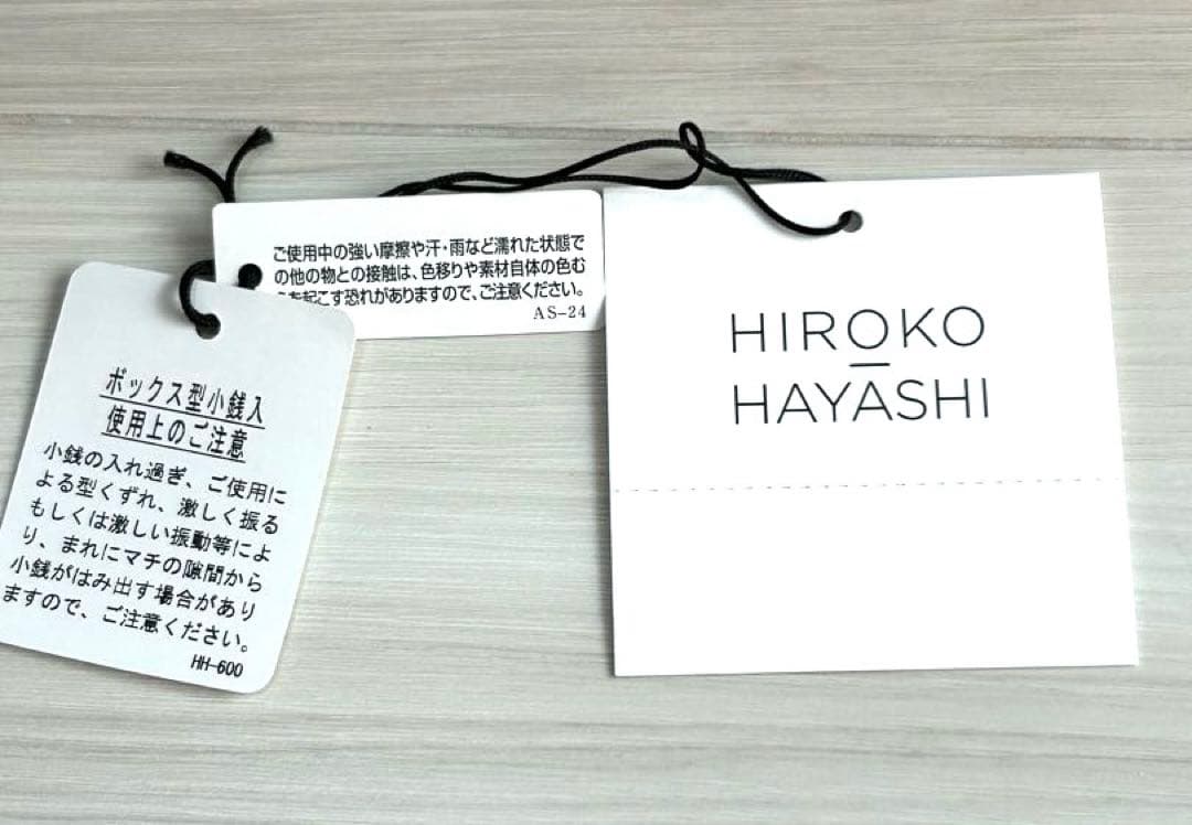 【美品】ハヤシヒロコ 二つ折り財布 CERTO（チェルト）ファスナー式 ピンク