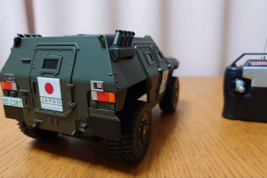 陸上自衛隊　ラジコン　軽装甲機動車