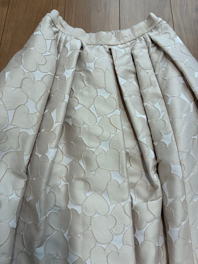 ✨美品✨OBLI 米沢別注ハートグログランスカート サイズ1 ベージュ