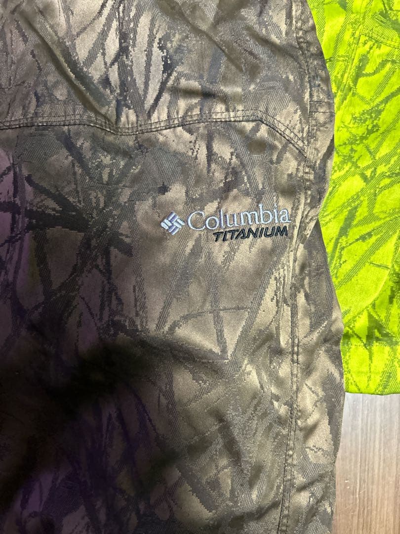 ど*も様 Columbia 蛍光イエロー フード付きジャケット➕ズボンセット