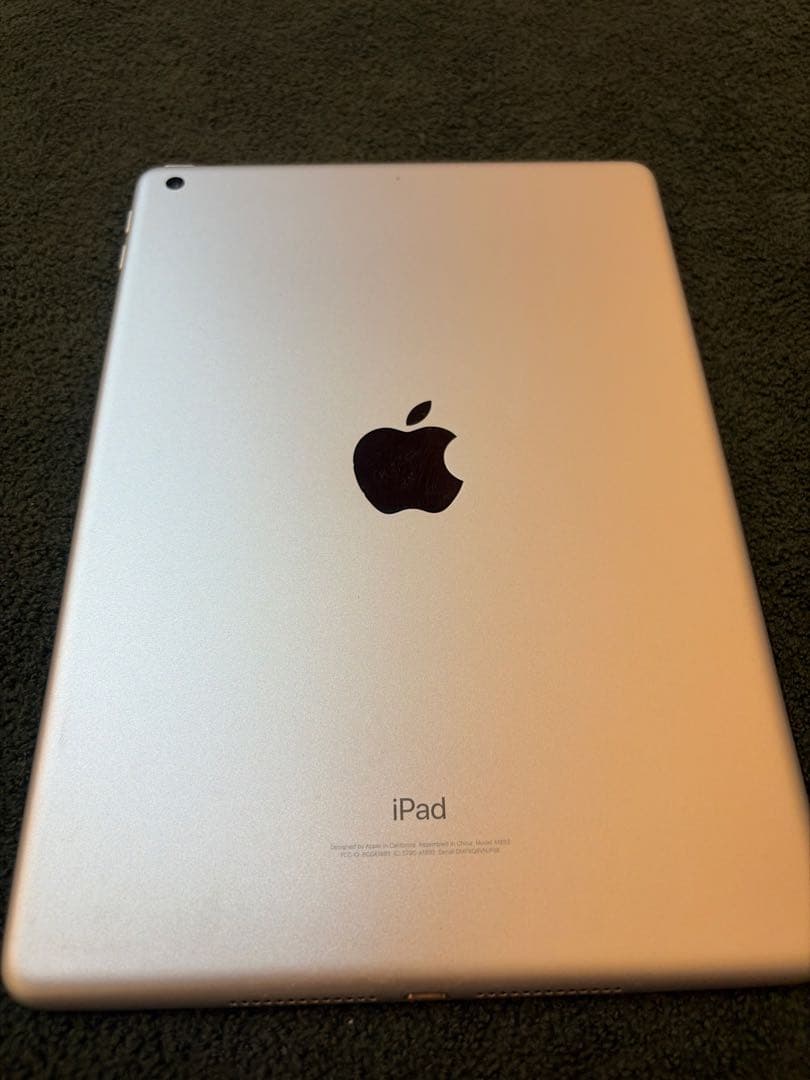 iPad 第6世代 32GB Wi-Fiモデル シルバー