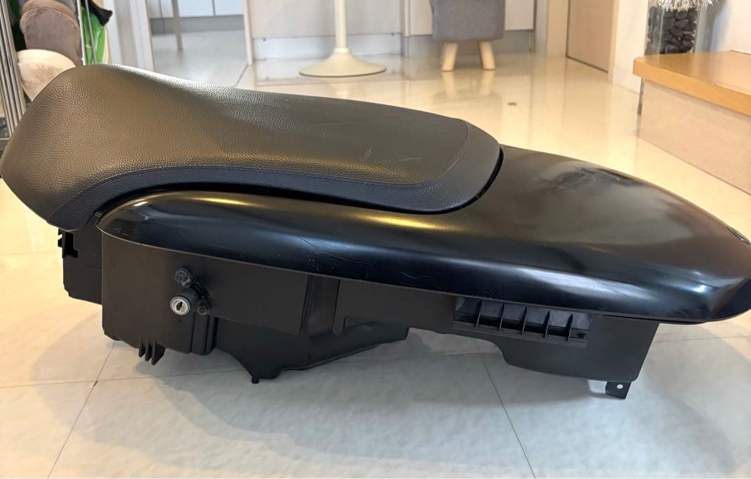 YAMAHA VOX SA31J シート　メットインボックス　リアカウル
