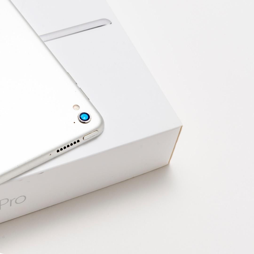 iPad Pro 9.7インチ 32GB Wi-Fiモデルおまけ付き　A1673