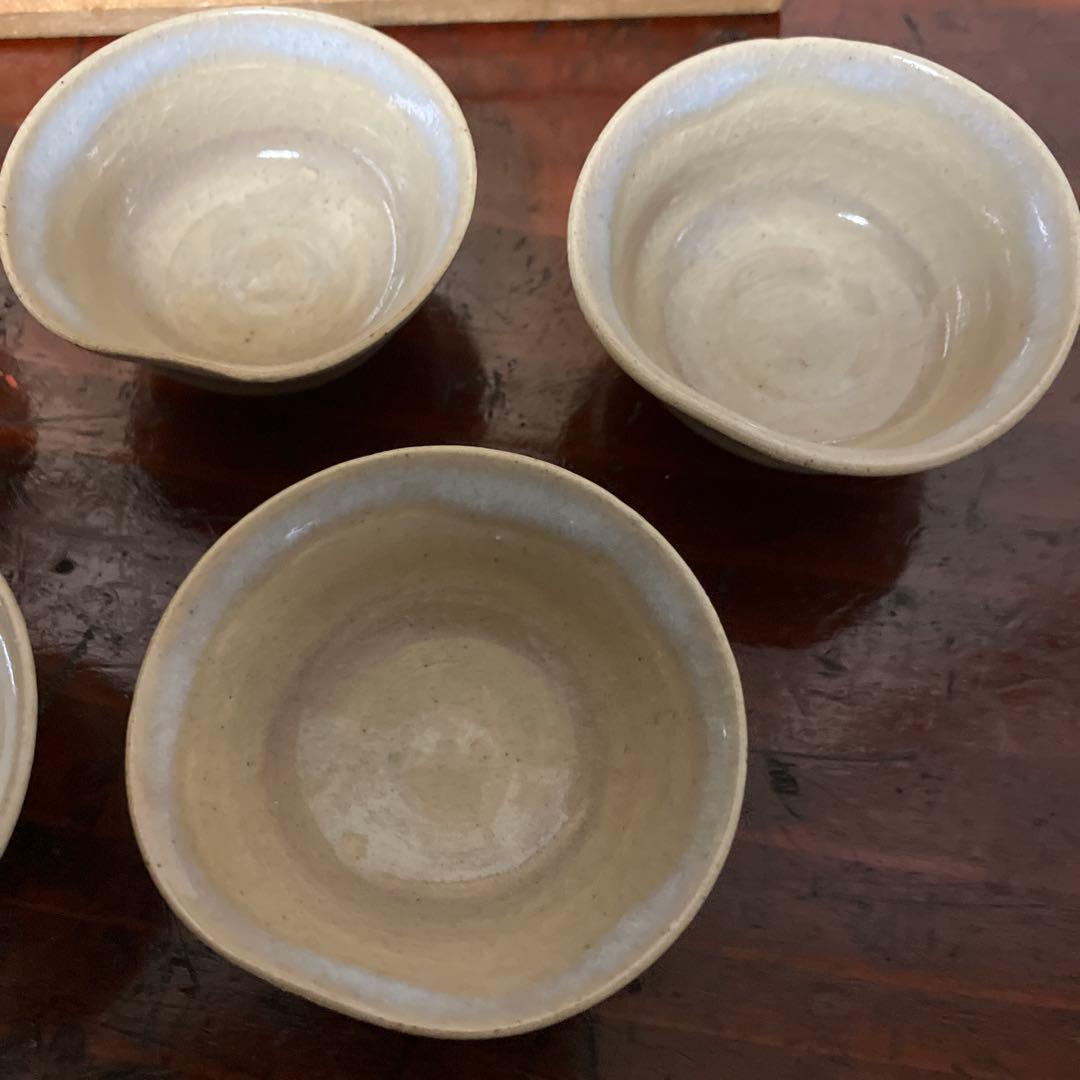 泉流山　吉賀大雅（よしがたいが）造　萩焼酒器（徳利２本、猪口５個）