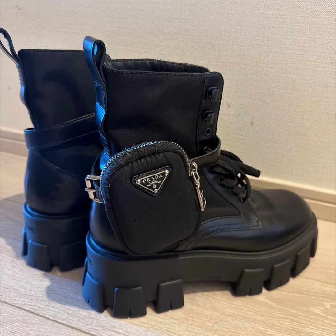 PRADA ブラック 厚底ブーツ ポケット付き