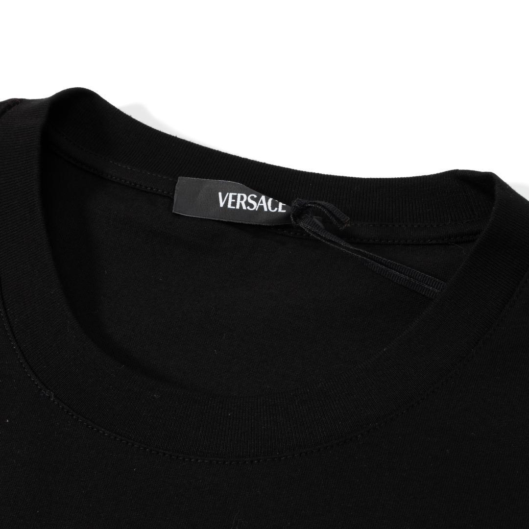 新品 VERSACE プリント Tシャツ