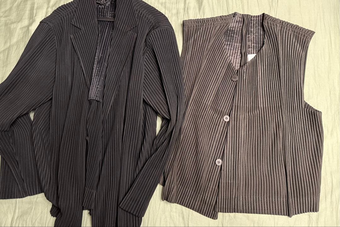 HOMME PLISSE イッセイミヤケ　プリーツベスト