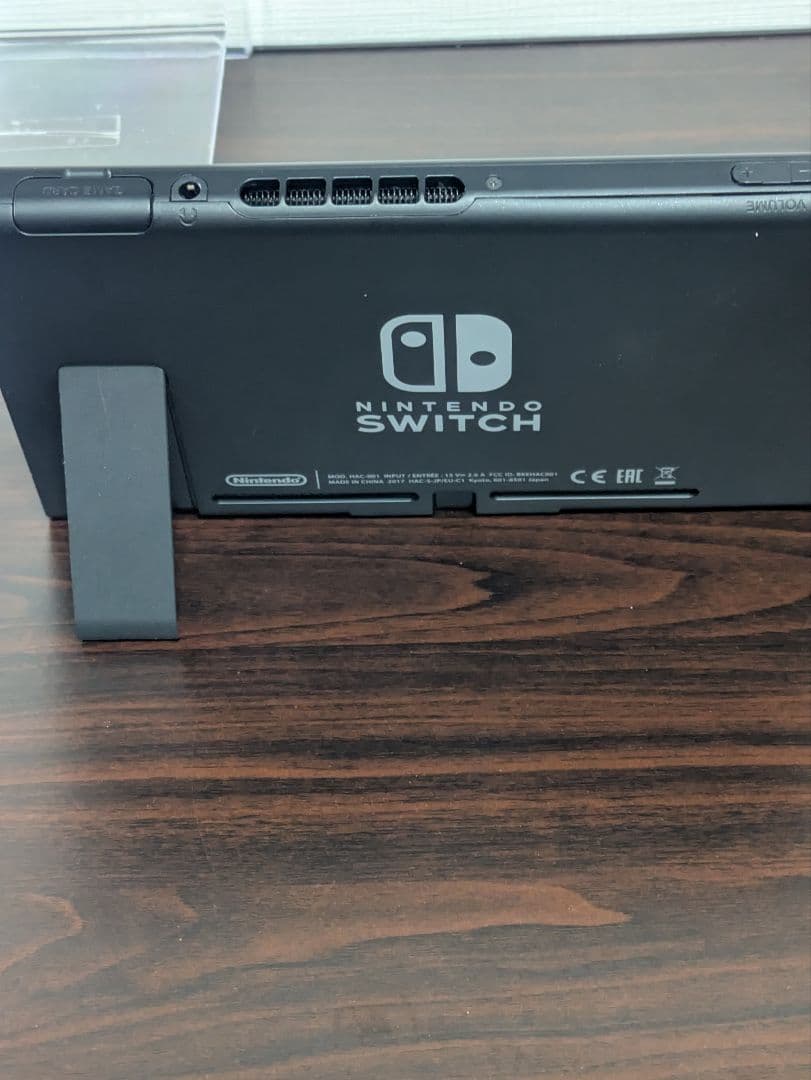 【極美品】NINTENDO Switch 本体のみ　動作確認済
