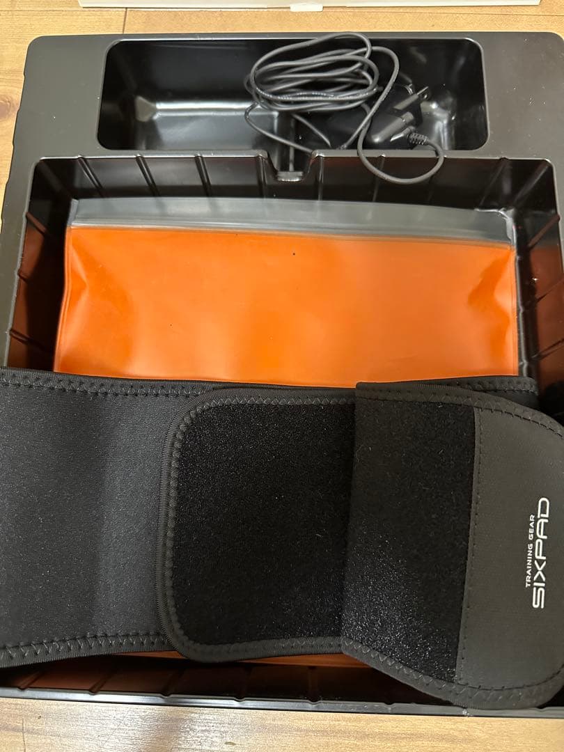SIXPAD Body Revolution 中古 箱備品揃い
