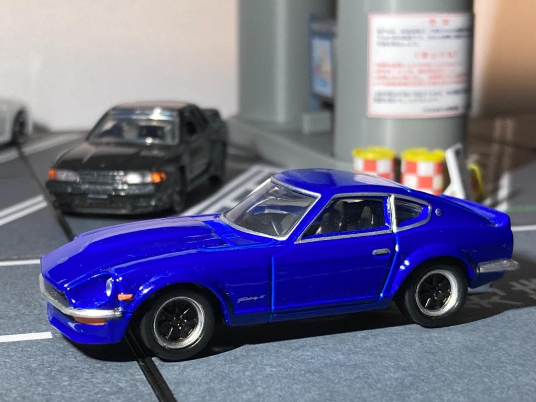 ミニカージオラマ 1:64 高架下パーキングエリアセット