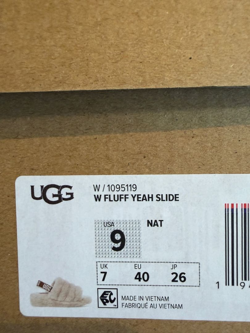 新品未使用⭐️UGG クリーム色ファースリッパ