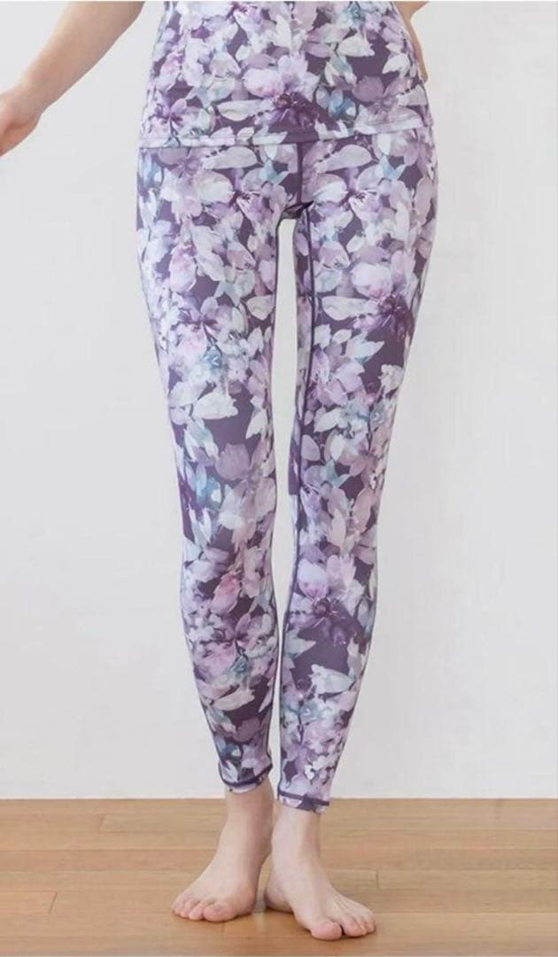 ★sukala 新品、未使用‼︎ 花柄パープル系ヨガウェア上下セット Lサイズ