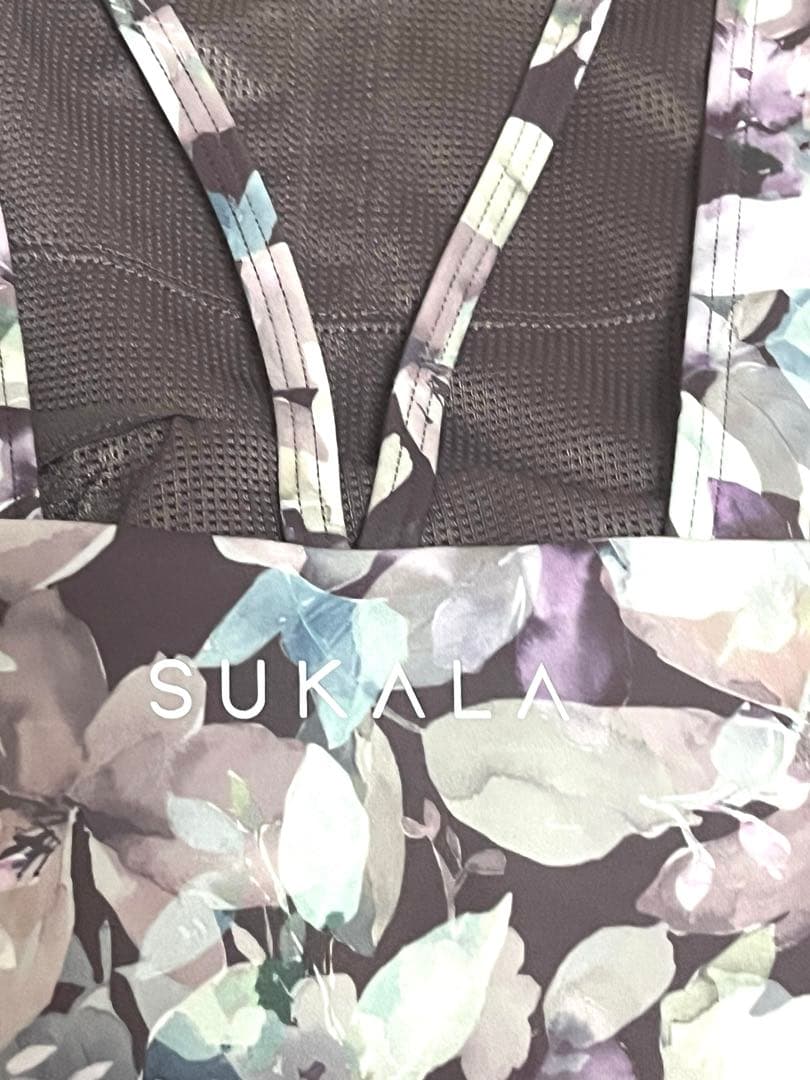 ★sukala 新品、未使用‼︎ 花柄パープル系ヨガウェア上下セット Lサイズ