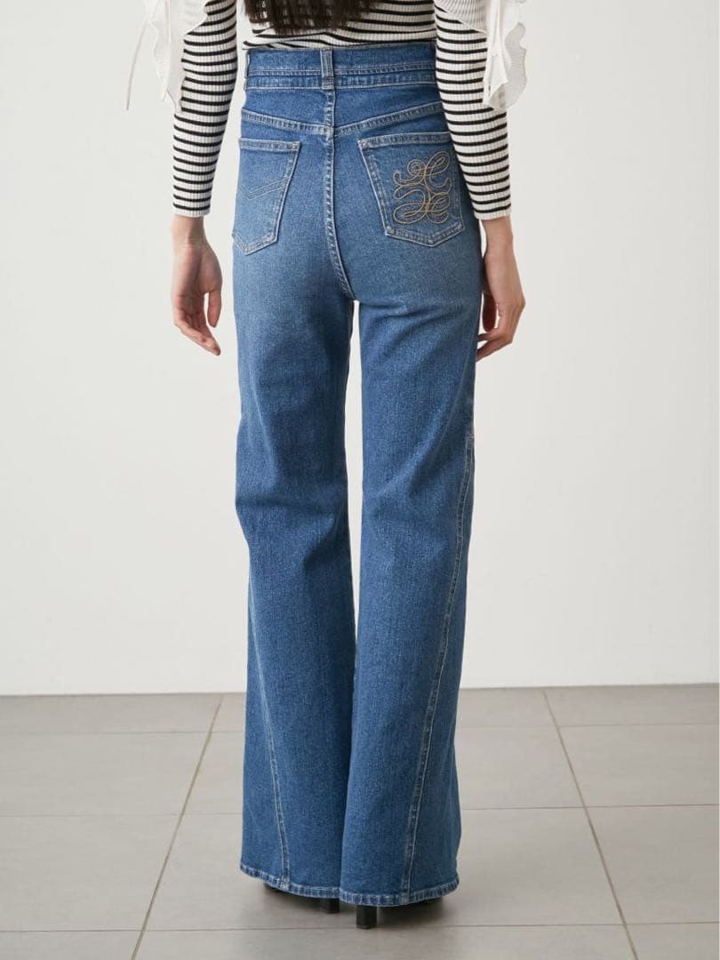 SNIDEL sustainableストレッチフレアデニムパンツ