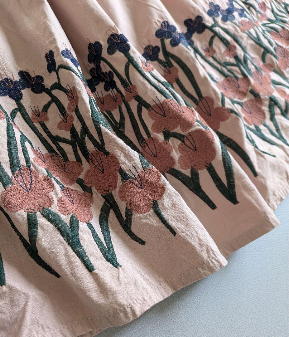 Emago／淡いピンク❁︎エンブロイダリーギャザースカート ロング丈刺繍花柄