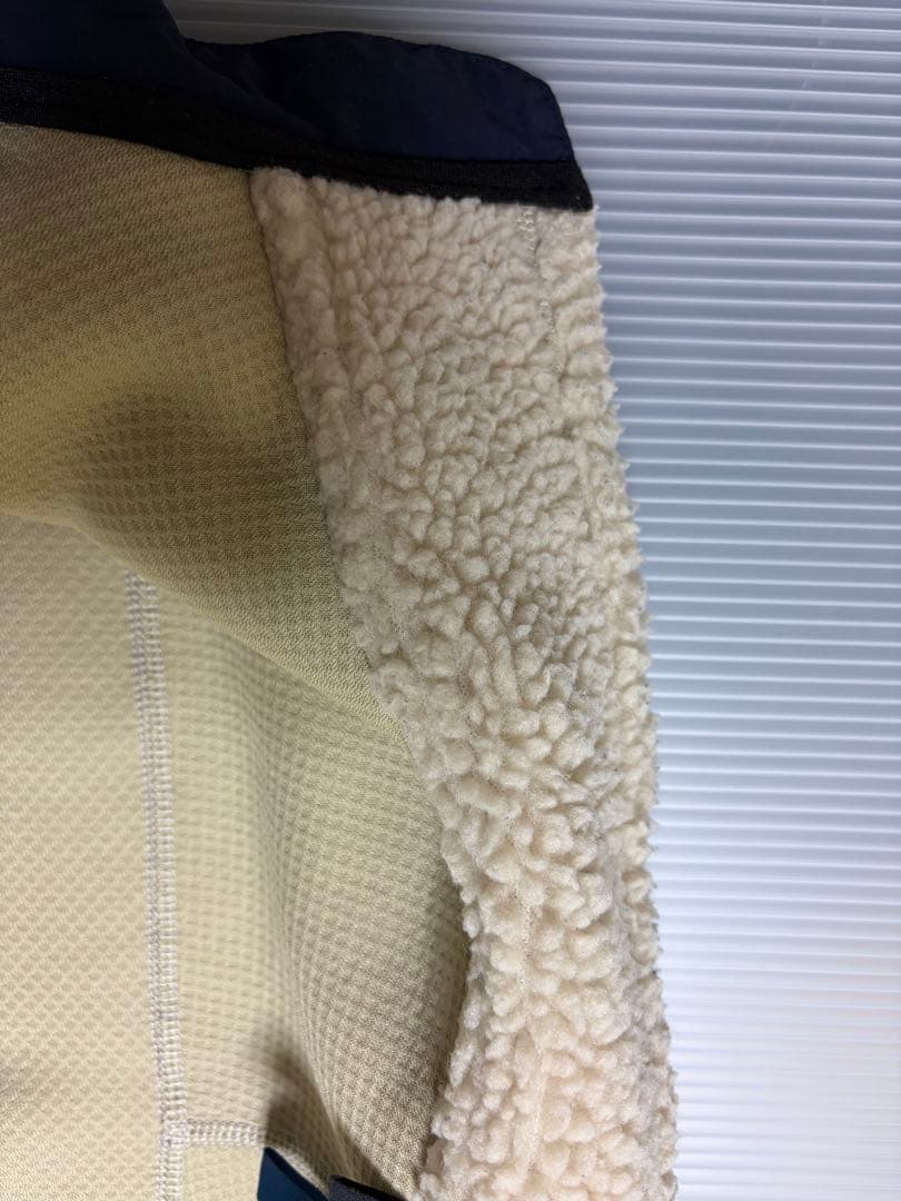 patagonia フリースベスト M クリーム×ネイビー