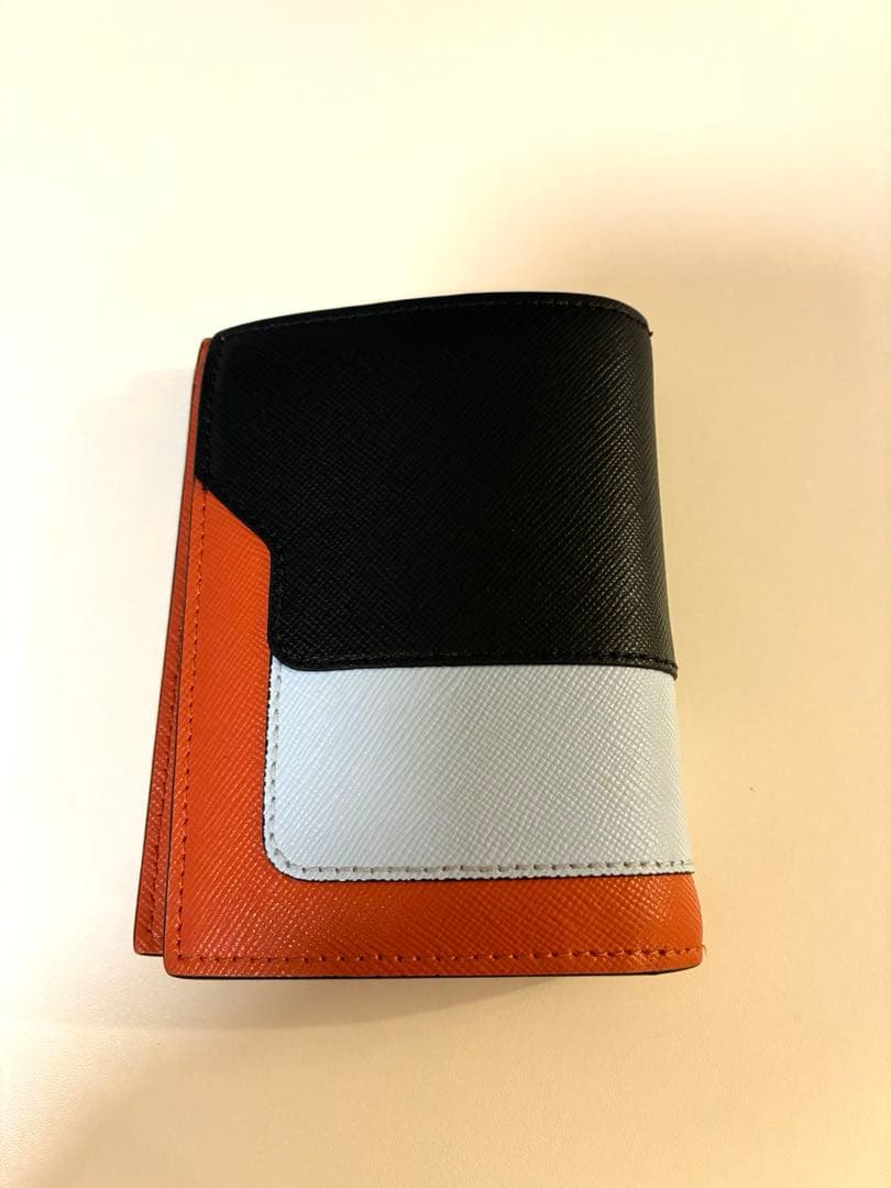 マルニ　MARNI 二つ折りミニウォレット