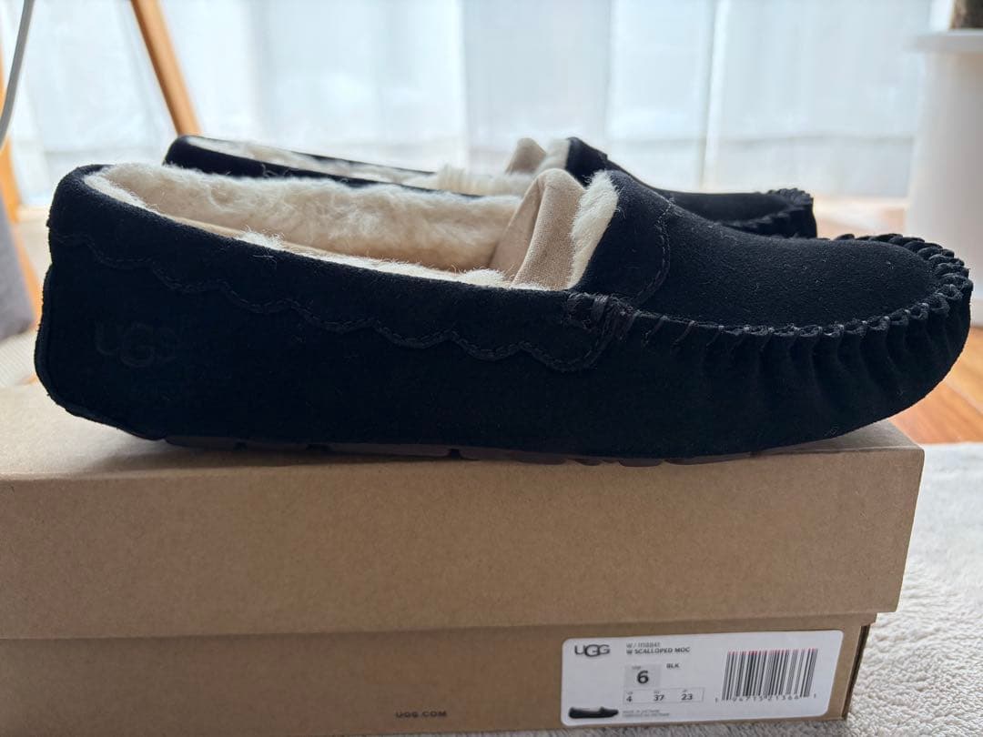 UGG モカシン スリッポン ムートン ボア ブラック