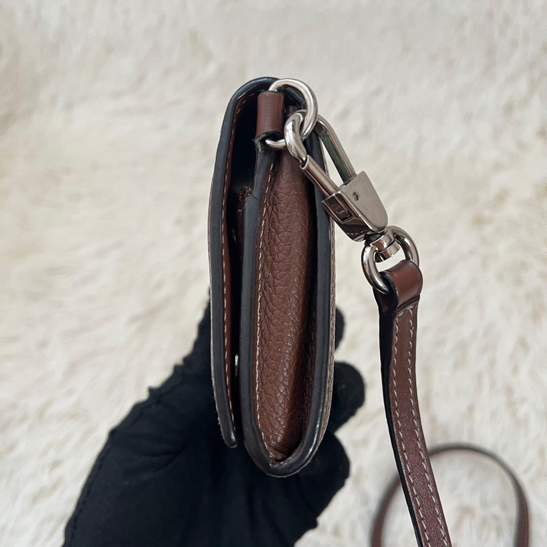 Burberry TBロゴ ショルダーウォレット 二つ折り財布 ブラウン
