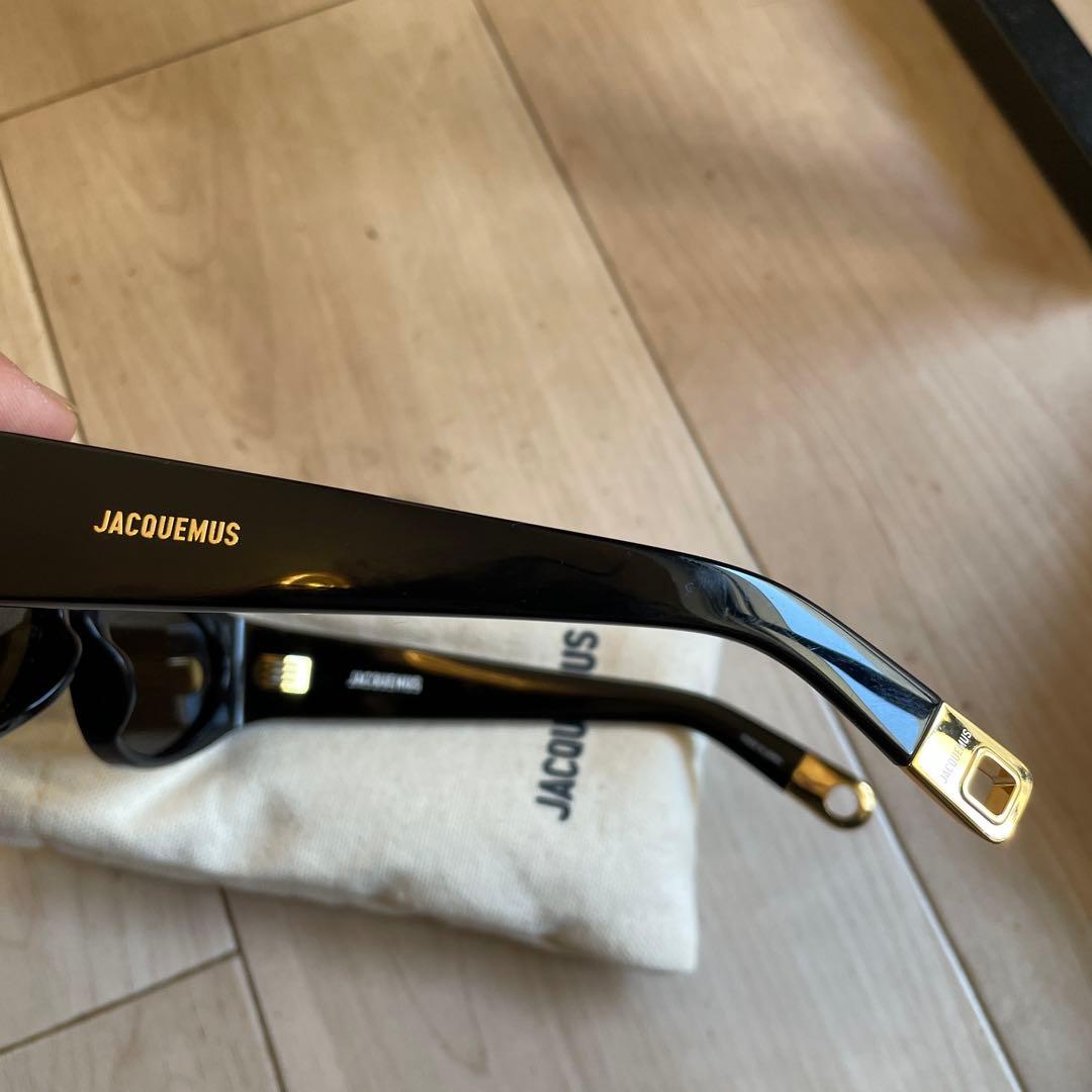 JACQUEMUS ブラック スクエア サングラス