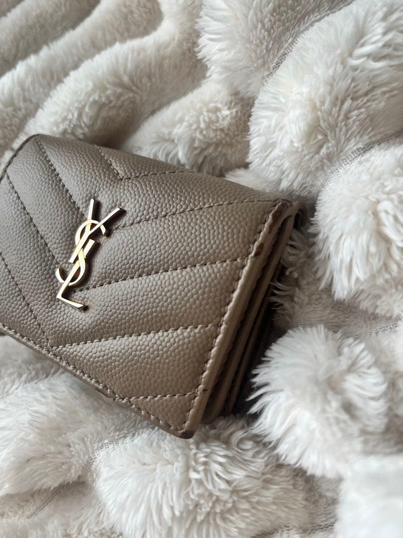Yves Saint Laurent イヴ サンローラン　財布