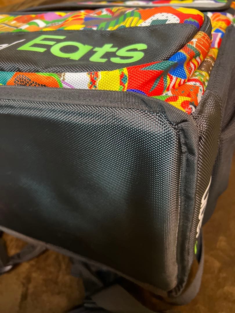 【新品未使用】Uber Eats 海外アーティストモデル 配達用バッグ