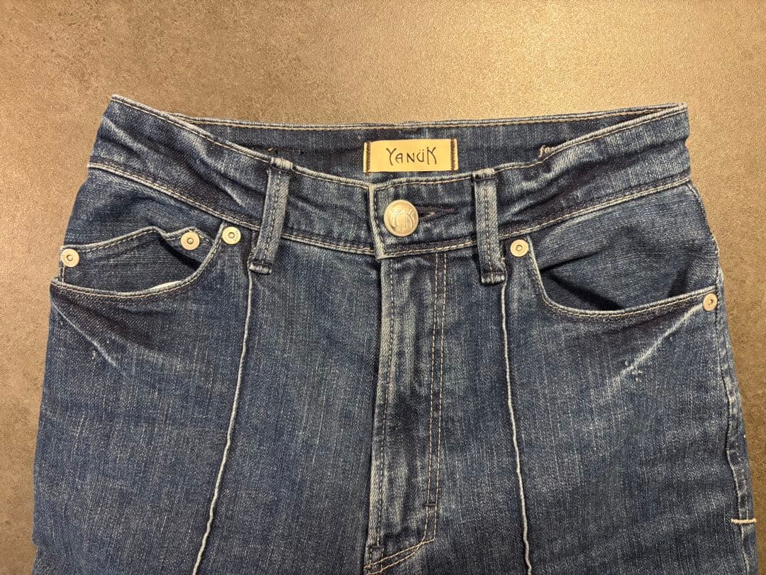 Yanuk anuans アニュアンス Pintuck Straight