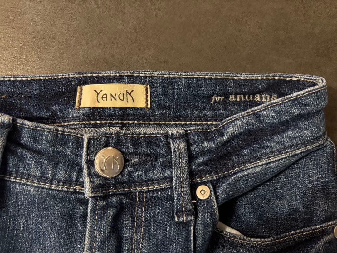 Yanuk anuans アニュアンス Pintuck Straight