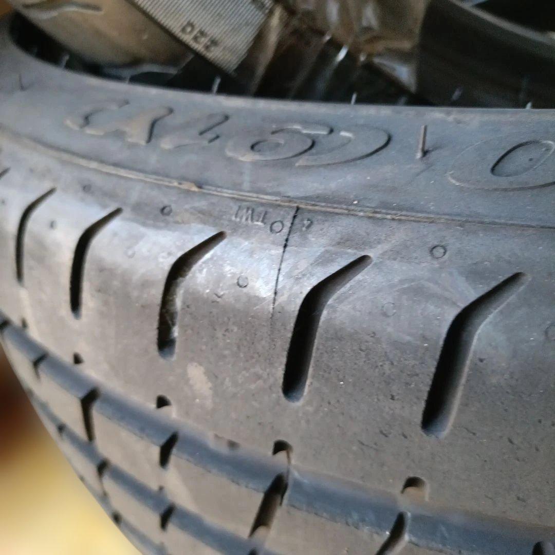Pirelli 245/35 ZR20 サマータイヤ2本